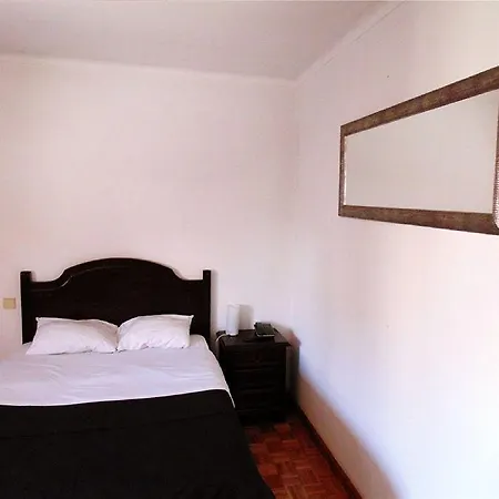 Do Paco By Vimahotels Отель Гимарайнш